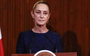 Hackearon el teléfono y correo de la presidenta de México